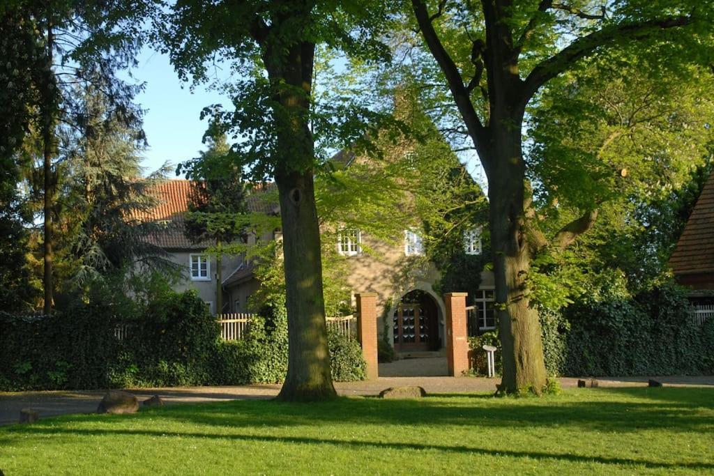 Haus Keppelborg: Zi Antonia Mit Kirchplatzblick Lejlighed Heek Eksteriør billede